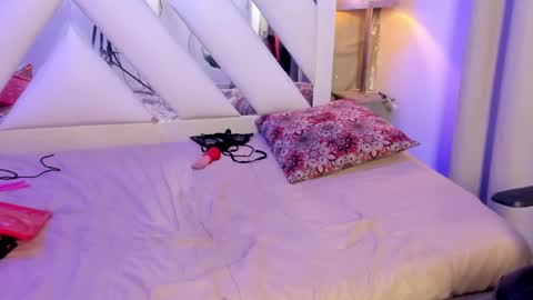 Snapshot of ava_wilde chatting on 11/04/25, 08:08 Ava Wilde online show from 11/04/25, 08:08