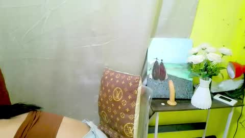 avacadaxcx online show from 12/16/25, 01:43