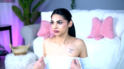 Ava online show from 03/06/26, 08:27