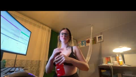 Snapshot of avallanchee chatting on 06/03/26, 06:49 avallanchee online show from 06/03/26, 06:49