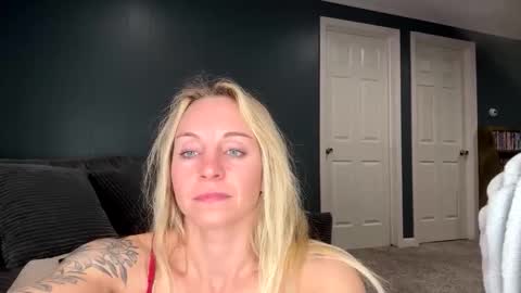 Snapshot of avarosefit chatting on 02/16/26, 01:13 Ava Rose online show from 02/16/26, 01:13