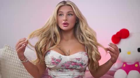 Snapshot of avashay chatting on 09/24/25, 09:18 Carina online show from 09/24/25, 09:18