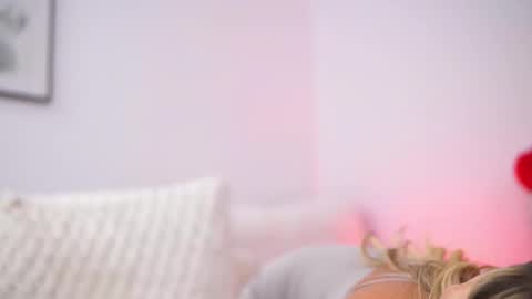 Snapshot of avashay chatting on 09/25/25, 09:40 Carina online show from 09/25/25, 09:40