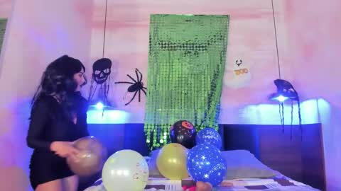 Snapshot of avawhiite chatting on 10/27/25, 08:02 avawhiite online show from 10/27/25, 08:02