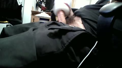 Snapshot of averagecharles757569 chatting on 10/17/25, 08:44 averagecharles757569 online show from 10/17/25, 08:44