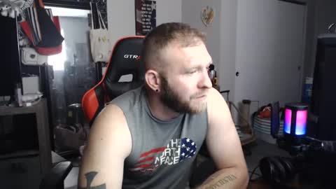 Snapshot of averageguy23231 chatting on 02/12/25, 08:07 DavidGames online show from 02/12/25, 08:07