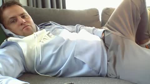 averagejoe2025 online show from 11/25/25, 02:55