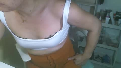 Snapshot of averageuncut1 chatting on 03/07/25, 05:08 Rhian online show from 03/07/25, 05:08