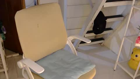 Snapshot of averageuncut1 chatting on 09/16/25, 04:46 Rhian online show from 09/16/25, 04:46