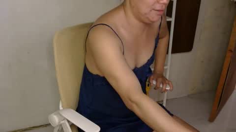 Snapshot of averageuncut1 chatting on 09/25/25, 05:00 Rhian online show from 09/25/25, 05:00