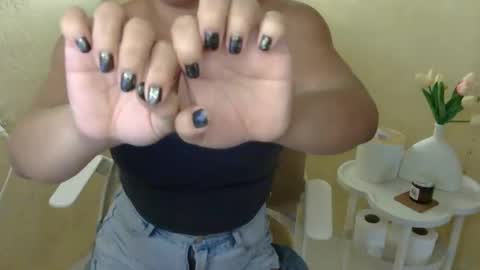 Snapshot of averageuncut1 chatting on 11/12/25, 03:51 Rhian online show from 11/12/25, 03:51