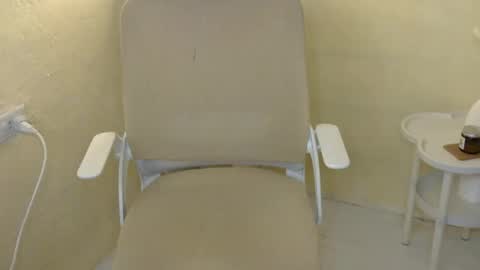 Snapshot of averageuncut1 chatting on 11/15/25, 05:49 Rhian online show from 11/15/25, 05:49