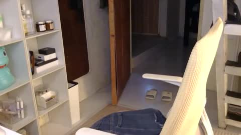 Snapshot of averageuncut1 chatting on 12/21/25, 05:53 Rhian online show from 12/21/25, 05:53