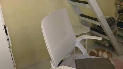 Snapshot of averageuncut1 chatting on 02/22/26, 04:05 Rhian online show from 02/22/26, 04:05