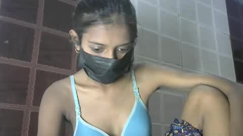 avery_lust01 online show from 03/26/26, 05:46