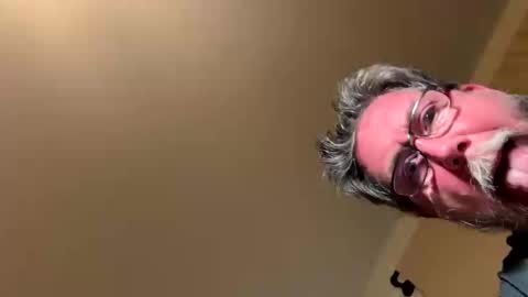 Snapshot of avgtl chatting on 11/01/25, 12:01 Avgtl online show from 11/01/25, 12:01