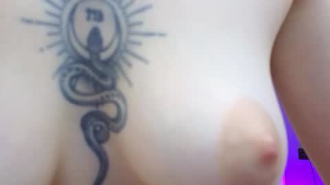 Snapshot of avgustina_love chatting on 01/24/25, 09:28 avgustina_love online show from 01/24/25, 09:28