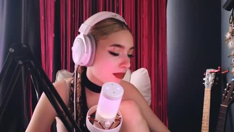 Avriel online show from 05/31/26, 03:47