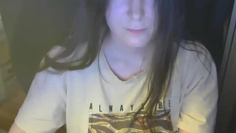 Snapshot of avialenne chatting on 04/03/26, 06:28 avialenne online show from 04/03/26, 06:28