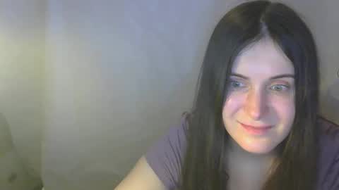 Snapshot of avialenne chatting on 04/10/26, 05:28 avialenne online show from 04/10/26, 05:28
