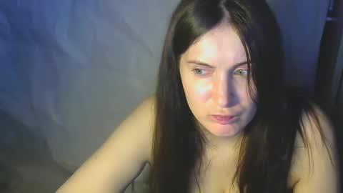 Snapshot of avialenne chatting on 04/12/26, 08:58 avialenne online show from 04/12/26, 08:58