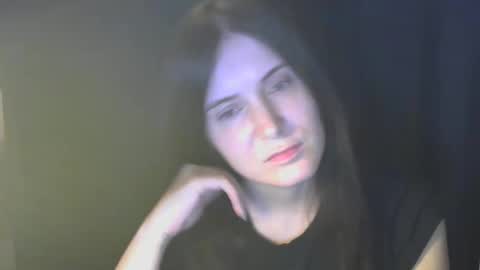Snapshot of avialenne chatting on 04/18/26, 07:58 avialenne online show from 04/18/26, 07:58