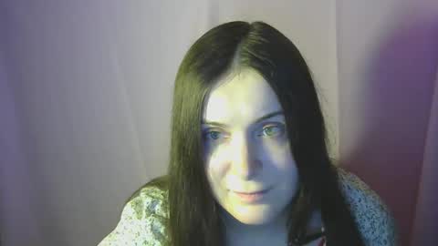 Snapshot of avialenne chatting on 04/24/26, 05:26 avialenne online show from 04/24/26, 05:26