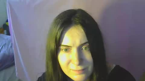 Snapshot of avialenne chatting on 05/05/26, 11:29 avialenne online show from 05/05/26, 11:29
