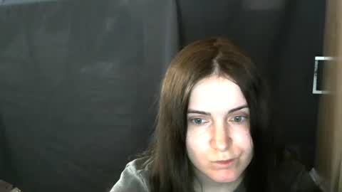 Snapshot of avialenne chatting on 05/23/26, 03:05 avialenne online show from 05/23/26, 03:05