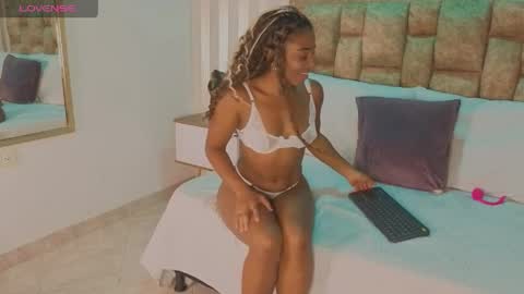 Snapshot of avis_lara chatting on 05/16/26, 07:56 AVIS online show from 05/16/26, 07:56
