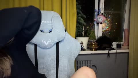 Aviva online show from 12/24/24, 12:44