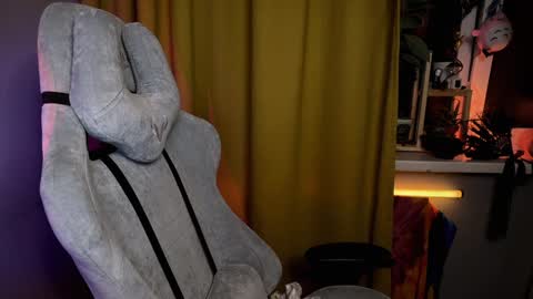 Aviva online show from 01/18/25, 01:08