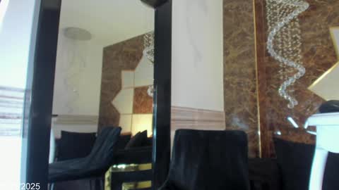 AVRIL online show from 01/11/25, 10:18