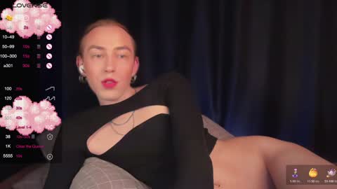 avril_pearly_ online show from 02/04/25, 07:55