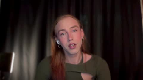avril_pearly_ online show from 05/11/26, 11:05