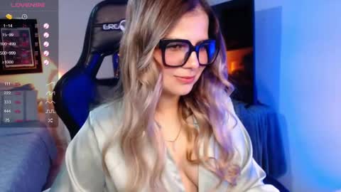 Snapshot of avrill_morgan chatting on 09/08/25, 08:19 Avrill Morgan online show from 09/08/25, 08:19