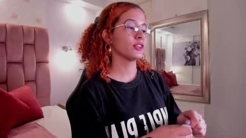 Snapshot of avrilwayne chatting on 11/22/25, 12:04 Avril online show from 11/22/25, 12:04