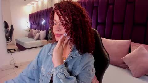 Snapshot of avrilwayne chatting on 12/15/25, 11:36 Avril online show from 12/15/25, 11:36