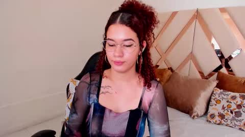 Snapshot of avrilwayne chatting on 01/08/26, 11:56 Avril online show from 01/08/26, 11:56