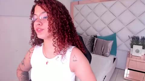 Snapshot of avrilwayne chatting on 01/10/26, 12:40 Avril online show from 01/10/26, 12:40