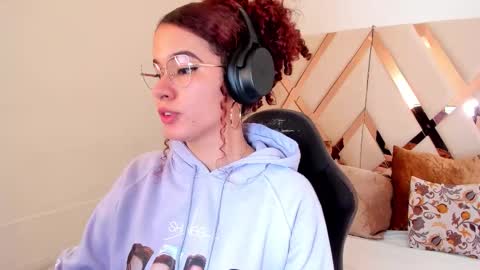 Snapshot of avrilwayne chatting on 01/14/26, 11:38 Avril online show from 01/14/26, 11:38