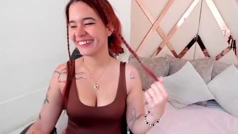 Avril  online show from 02/06/26, 11:57