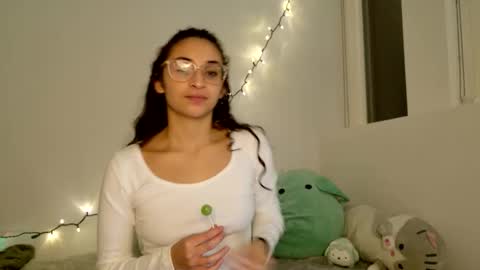 Snapshot of avvaiia chatting on 01/08/26, 03:31 Avaia online show from 01/08/26, 03:31