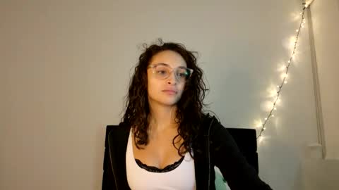 Snapshot of avvaiia chatting on 01/14/26, 11:42 Avaia online show from 01/14/26, 11:42