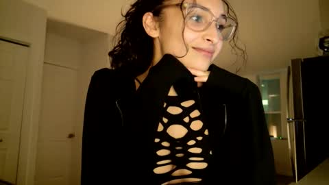 Snapshot of avvaiia chatting on 02/20/26, 03:03 Avaia online show from 02/20/26, 03:03