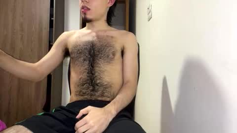 Snapshot of aw0052 chatting on 11/20/25, 10:31 AndrewXxl independent online show from 11/20/25, 10:31