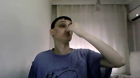 Snapshot of awesenheit chatting on 07/11/26, 10:18 awesenheit online show from 07/11/26, 10:18