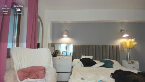 Jolie online show from 10/23/25, 06:23