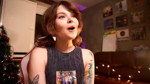 Snapshot of awondrr chatting on 01/18/25, 06:21 Alice online show from 01/18/25, 06:21