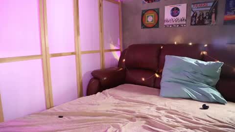 Snapshot of awondrr chatting on 04/08/26, 09:09 Alice online show from 04/08/26, 09:09